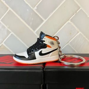 Nike keychain.. Air Jordan 1 mini sneakers